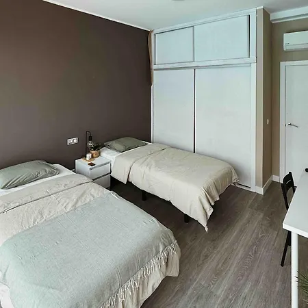 Gasthuis Banama Coliving & Coworking, Surf & Yoga - Casa Roja