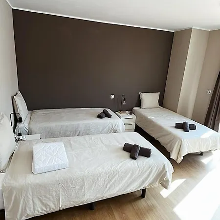 Banama Coliving & Coworking, Surf & Yoga - Casa Roja Guest house Corralejo