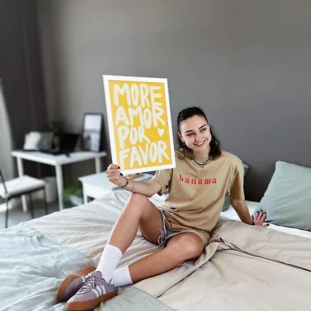 Banama Coliving & Coworking, Surf & Yoga - Casa Roja *