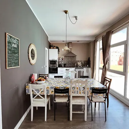 Guest house Banama Coliving & Coworking, Surf & Yoga - Casa Roja