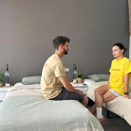 Guest house Banama Coliving & Coworking, Surf & Yoga - Casa Roja *