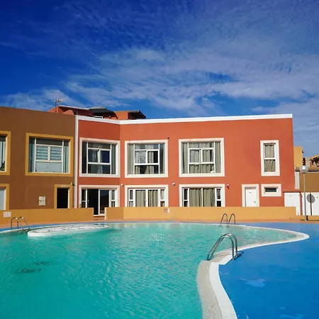 Banama Coliving & Coworking, Surf & Yoga - Casa Roja *