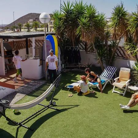 Banama Coliving & Coworking, Surf & Yoga - Casa Roja *