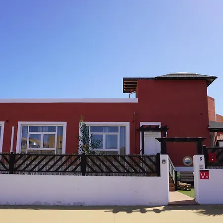 Banama Coliving & Coworking, Surf & Yoga - Casa Roja *