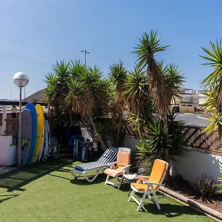 Banama Surfhouse - Coliving Coworking & Yoga Pensión *