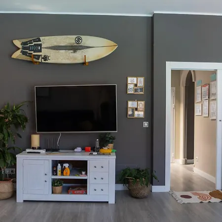 Gasthuis Banama Coliving & Coworking, Surf & Yoga - Casa Roja Corralejo