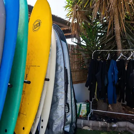 Gasthuis Banama Coliving & Coworking, Surf & Yoga - Casa Roja *