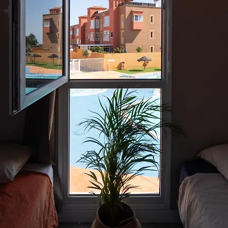 Gasthuis Banama Coliving & Coworking, Surf & Yoga - Casa Roja *