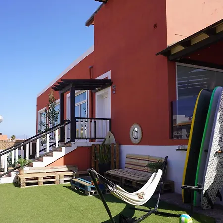 Banama Coliving & Coworking, Surf & Yoga - Casa Roja Gasthuis