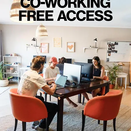 Banama Surfhouse - Coliving Coworking & Yoga コラレホ