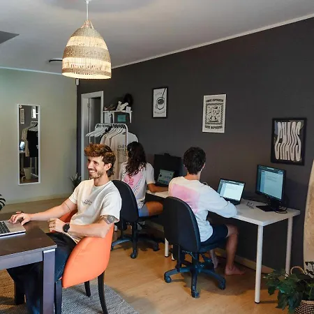 ゲストハウス Banama Surfhouse - Coliving Coworking & Yoga コラレホ