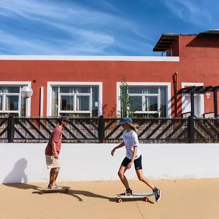Banama Surfhouse - Coliving Coworking & Yoga コラレホ