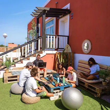 Banama Surfhouse - Coliving Coworking & Yoga ゲストハウス *