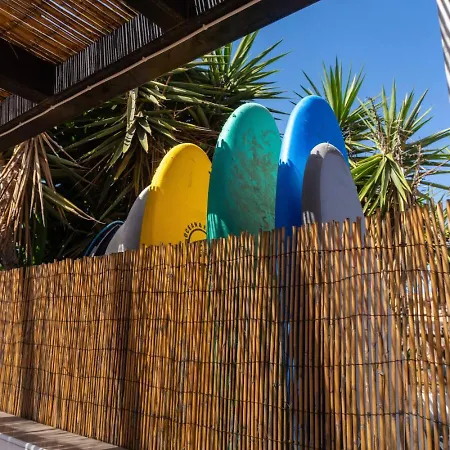 Banama Surfhouse - Coliving Coworking & Yoga ゲストハウス